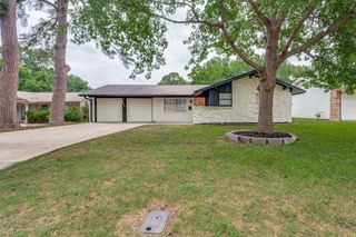 2209 Hackberry Drive, Arlington, TX 76013