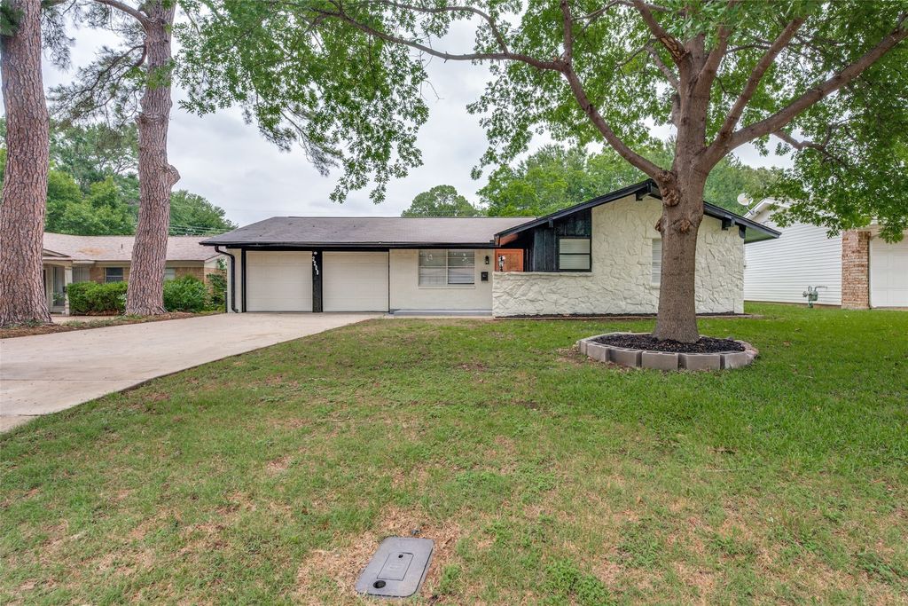 2209 Hackberry Drive, Arlington, TX 76013