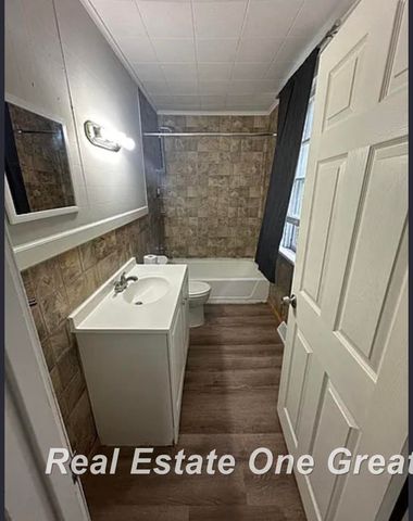 2134 N Charles Street, Saginaw, MI 48602