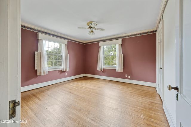 1300 Fairfax Avenue, Elizabeth City, NC 27909