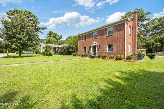 1300 Fairfax Avenue, Elizabeth City, NC 27909