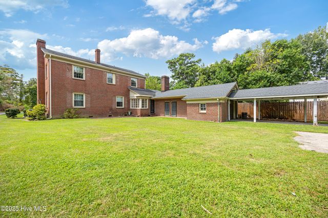 1300 Fairfax Avenue, Elizabeth City, NC 27909