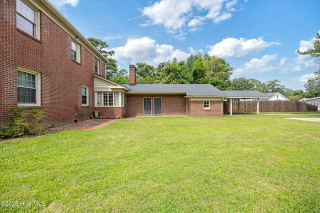 1300 Fairfax Avenue, Elizabeth City, NC 27909