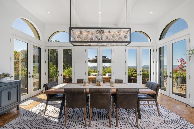 4395 Pine Flat Rd, Healdsburg, CA 95448