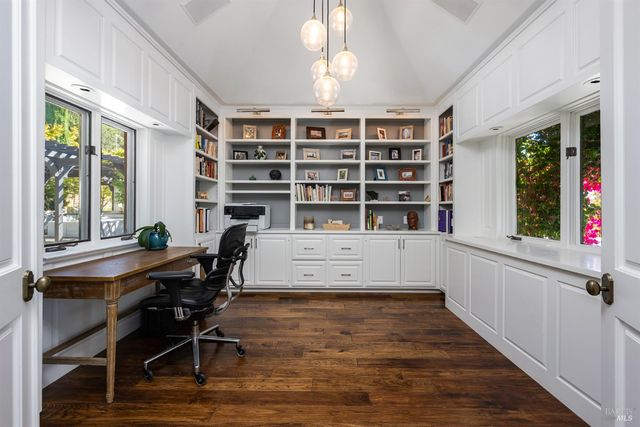 4395 Pine Flat Rd, Healdsburg, CA 95448