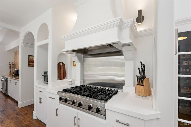 4395 Pine Flat Rd, Healdsburg, CA 95448