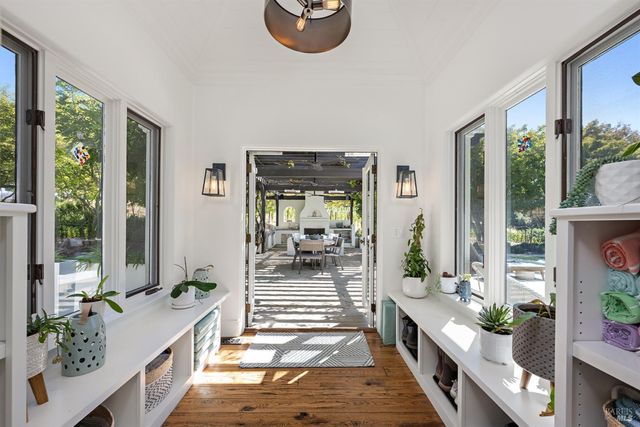 4395 Pine Flat Rd, Healdsburg, CA 95448