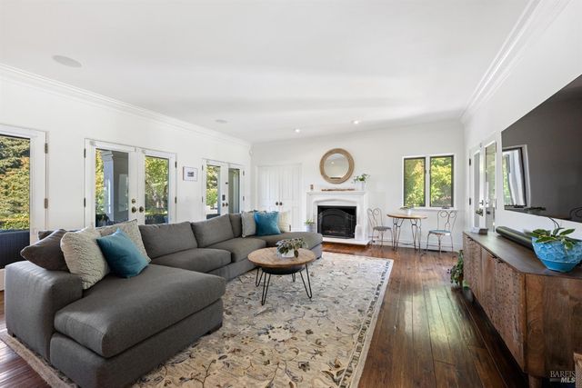 4395 Pine Flat Rd, Healdsburg, CA 95448