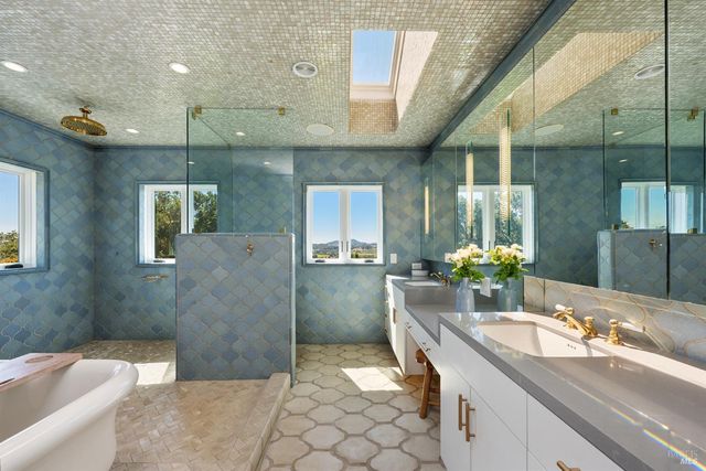 4395 Pine Flat Rd, Healdsburg, CA 95448