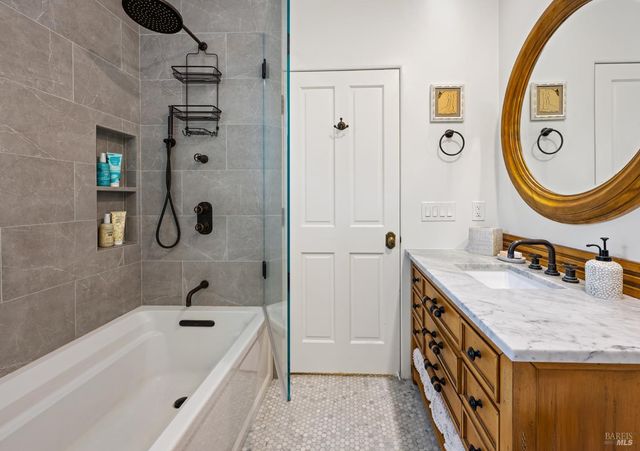 4395 Pine Flat Rd, Healdsburg, CA 95448