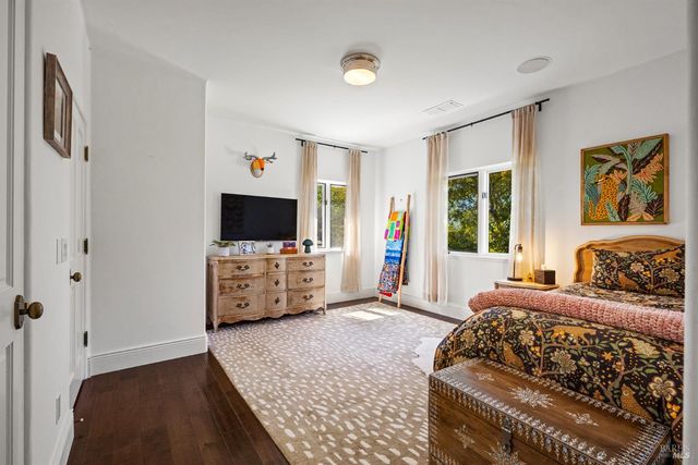 4395 Pine Flat Rd, Healdsburg, CA 95448