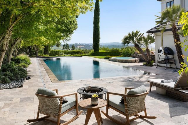 4395 Pine Flat Rd, Healdsburg, CA 95448