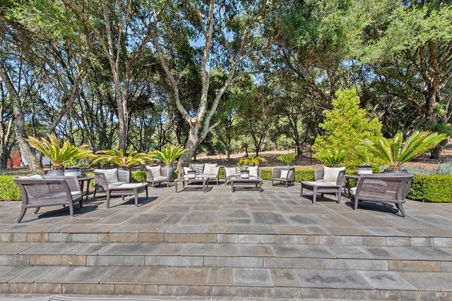 4395 Pine Flat Rd, Healdsburg, CA 95448