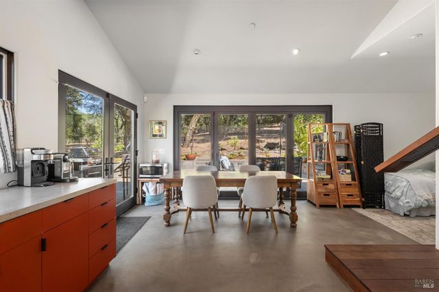 4395 Pine Flat Rd, Healdsburg, CA 95448