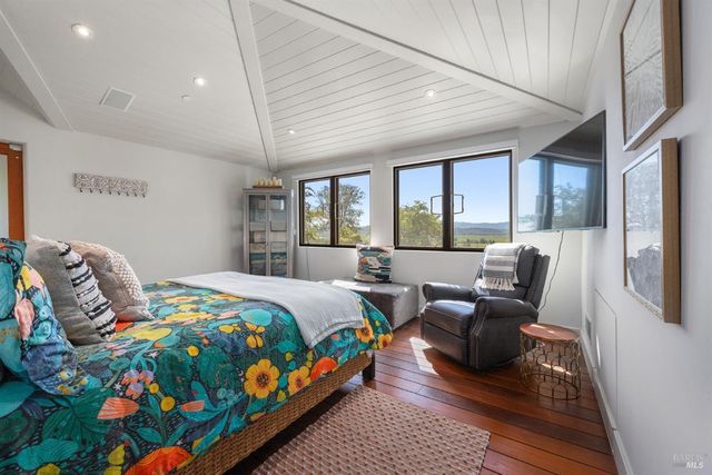 4395 Pine Flat Rd, Healdsburg, CA 95448