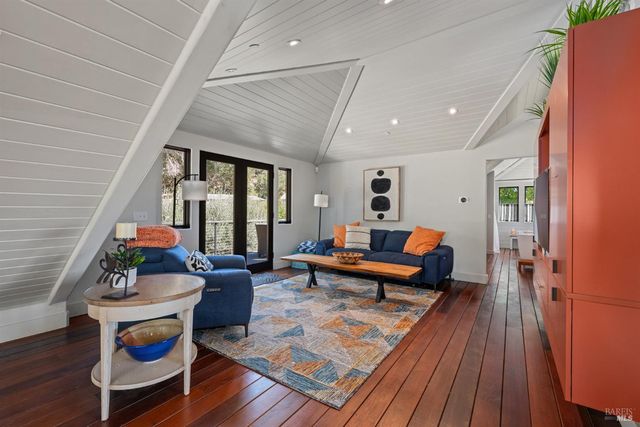 4395 Pine Flat Rd, Healdsburg, CA 95448