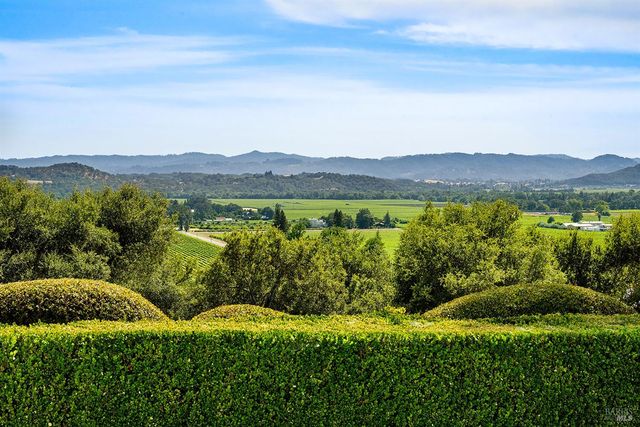 4395 Pine Flat Rd, Healdsburg, CA 95448