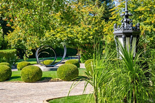 4395 Pine Flat Rd, Healdsburg, CA 95448