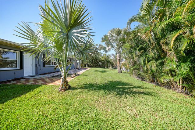 104 FREE COURT SE, Port Charlotte, FL 33952