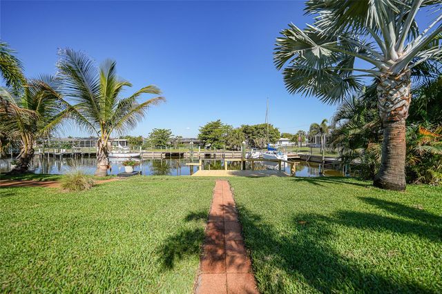 104 FREE COURT SE, Port Charlotte, FL 33952