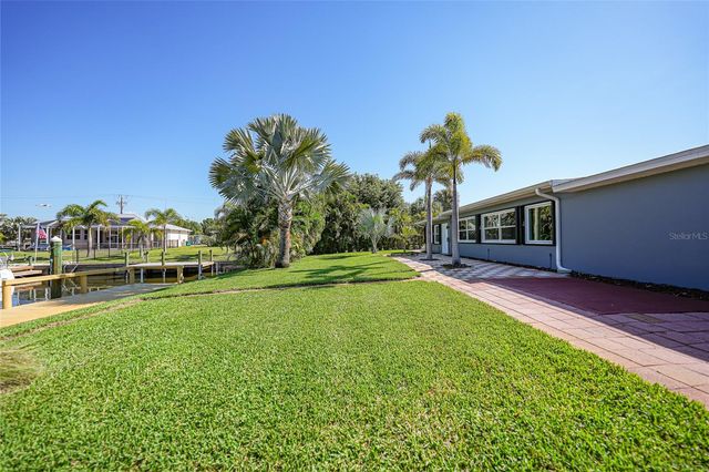 104 FREE COURT SE, Port Charlotte, FL 33952