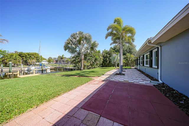 104 FREE COURT SE, Port Charlotte, FL 33952