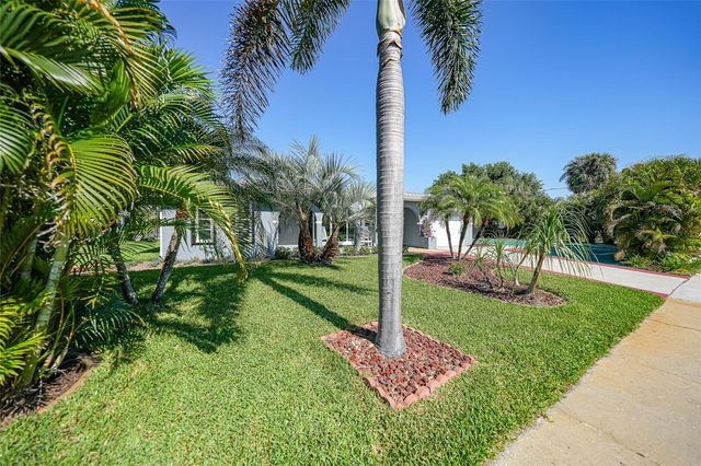 104 FREE COURT SE, Port Charlotte, FL 33952