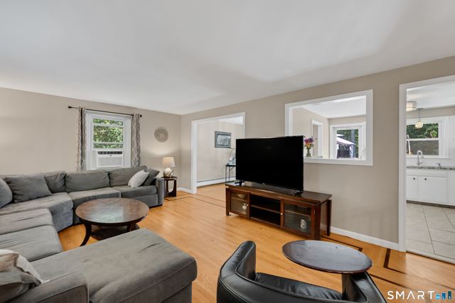 805 Neipsic Road, Glastonbury, CT 06033