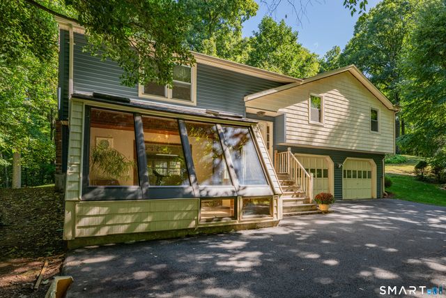 805 Neipsic Road, Glastonbury, CT 06033