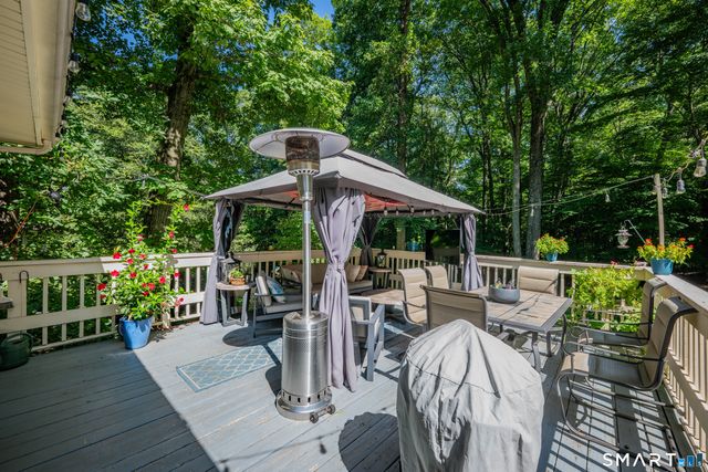 805 Neipsic Road, Glastonbury, CT 06033