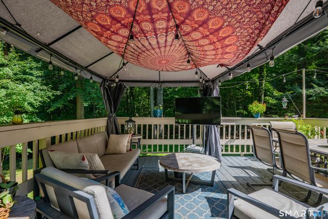 805 Neipsic Road, Glastonbury, CT 06033