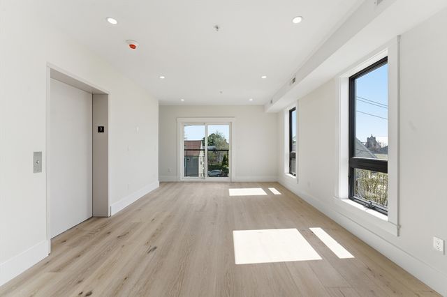 17 Holmes Street PH1, Quincy, MA 02171