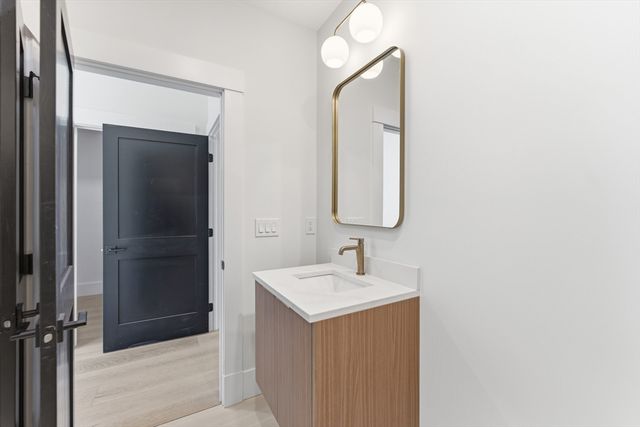 17 Holmes Street PH1, Quincy, MA 02171