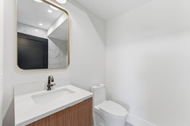 17 Holmes Street PH1, Quincy, MA 02171