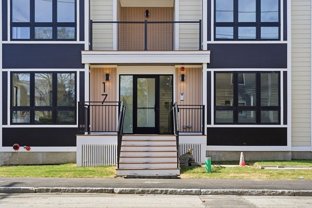 17 Holmes Street PH1, Quincy, MA 02171