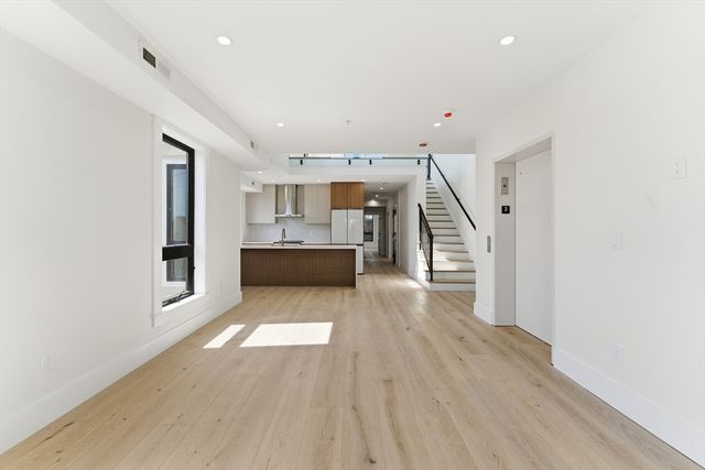 17 Holmes Street PH1, Quincy, MA 02171