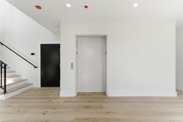 17 Holmes Street PH1, Quincy, MA 02171