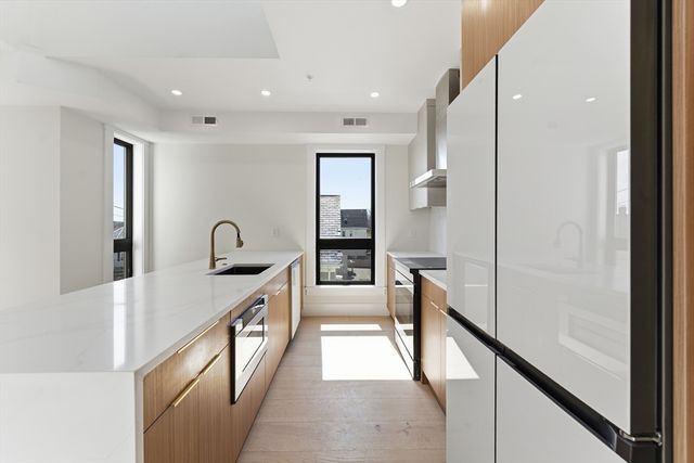 17 Holmes Street PH1, Quincy, MA 02171