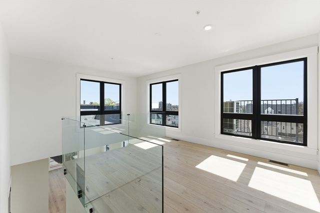 17 Holmes Street PH1, Quincy, MA 02171