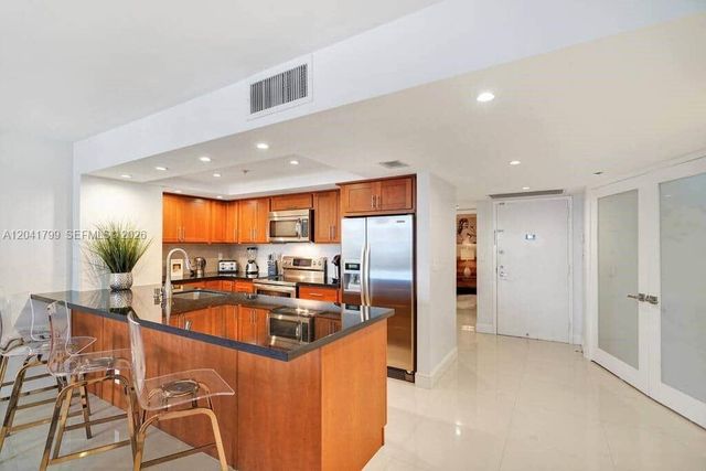 1717 N Bayshore Dr A-2056, Miami, FL 33132