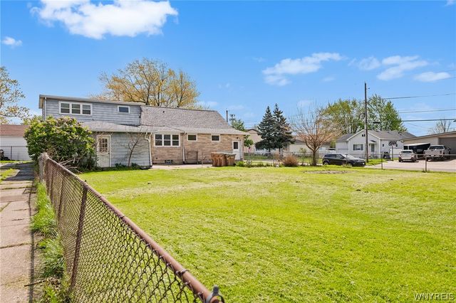 30 Meadowlawn Road, Cheektowaga, NY 14225