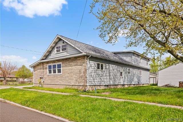 30 Meadowlawn Road, Cheektowaga, NY 14225