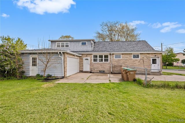 30 Meadowlawn Road, Cheektowaga, NY 14225