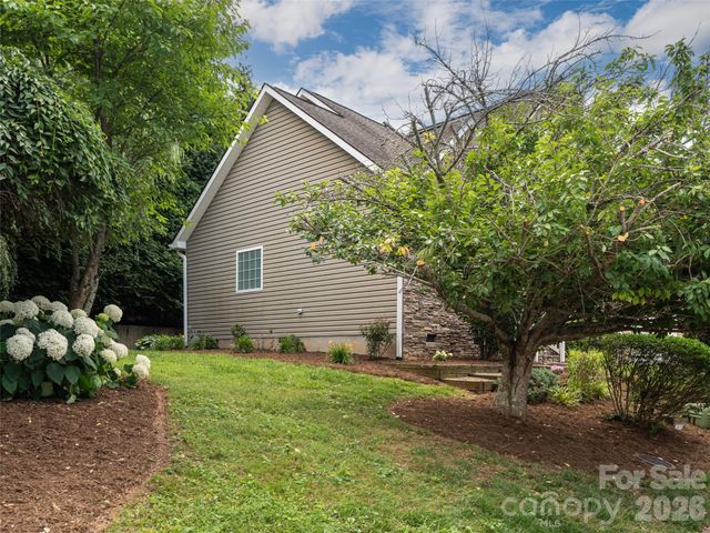 25 Driftstone Circle, Arden, NC 28704