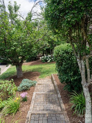 25 Driftstone Circle, Arden, NC 28704