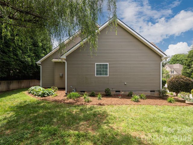 25 Driftstone Circle, Arden, NC 28704