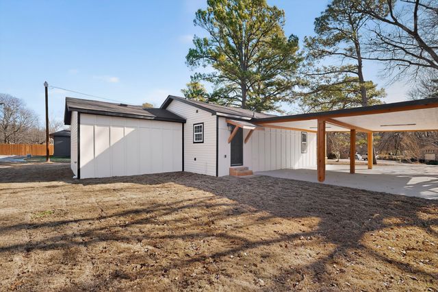 912 Netherland Drive, Seagoville, TX 75159