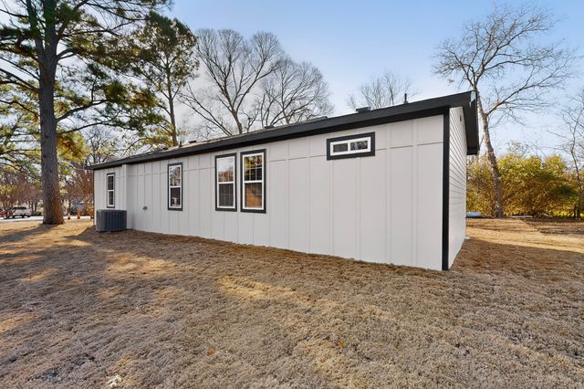 912 Netherland Drive, Seagoville, TX 75159