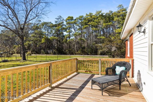 1041 Highway 101, Beaufort, NC 28516