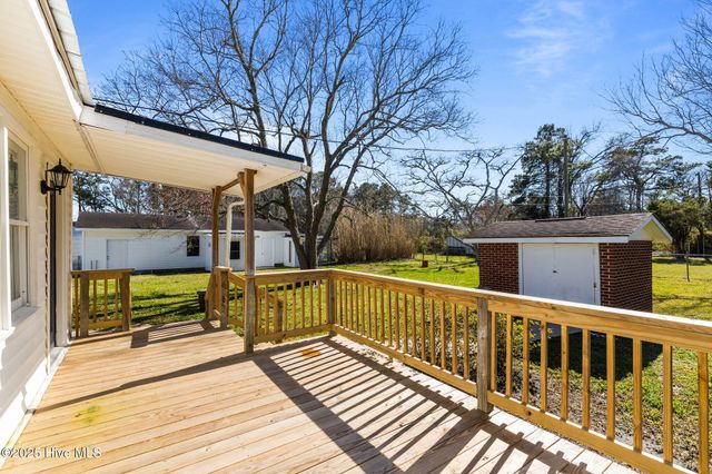 1041 Highway 101, Beaufort, NC 28516